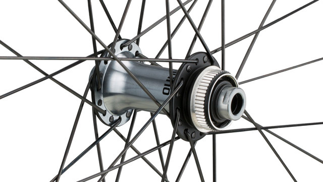 bc basic Race Ultegra Center Lock Disc 28" Wheel - schwarz | Non Boost | 100 mm | 28" | 100 mm | 100 mm