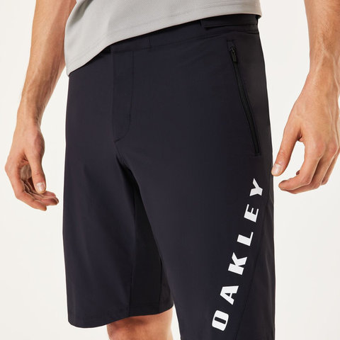 Oakley Pantalones cortos Free Ride - blackout/30
