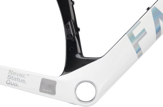 Factor OSTRO V.A.M. Disc T47a Shimano pearl white-chrome Carbon Rahmenkit - pearl white-chrome/54 cm, 110 mm x 38 cm, SB 0 mm