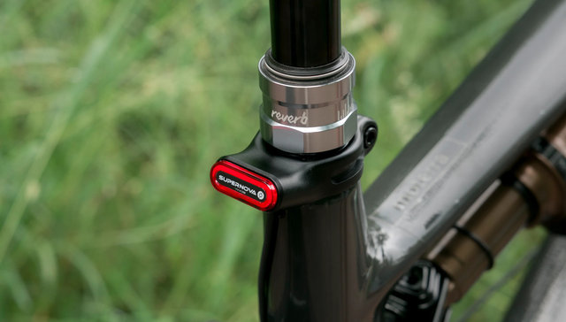 Supernova TL3 MINI PRO Seatpost Clamp feu arrière avec homologation StVZO - black | 31,6 mm