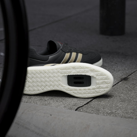 adidas Cycling Chaussures de cyclisme Velosamba Leather - core black-cyber metallic-pure ruby | 40