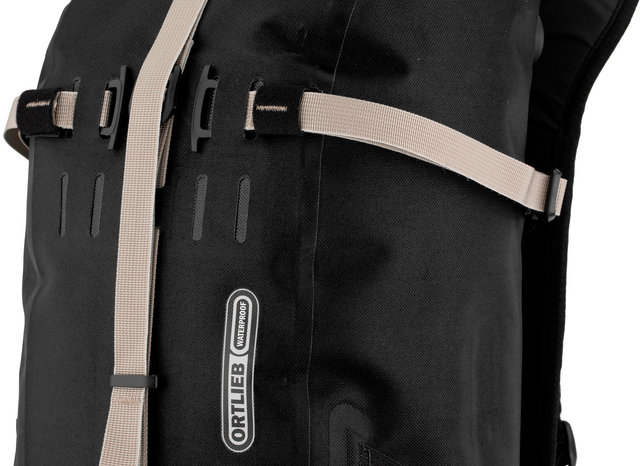 Atrack 25 L Backpack - black/25 litres