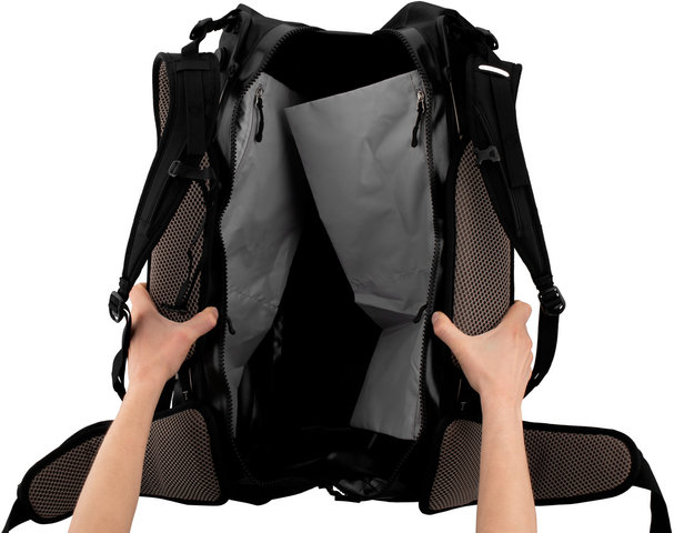 Atrack 45 L Backpack - black/45 litres
