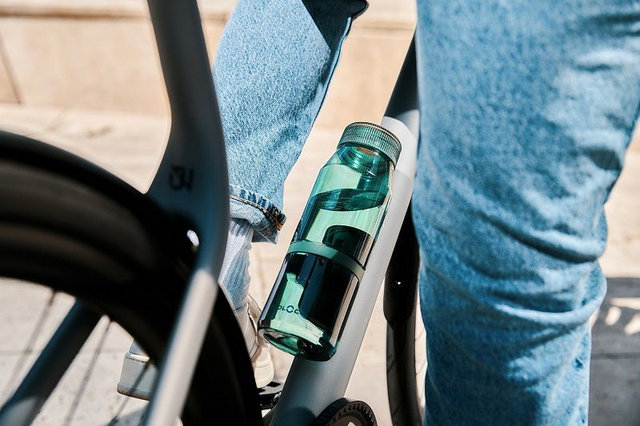 FIDLOCK TWIST Life Trinkflasche 700 ml mit Bike Base Haltesystem - transparent-grün | 700 ml