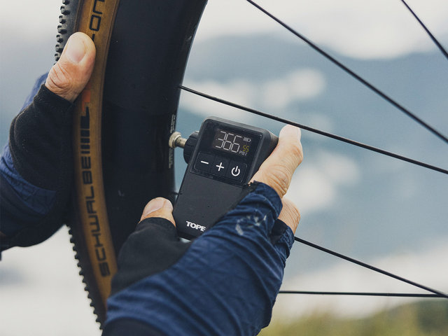 Topeak E-Booster Digital Mini electric Mini Pump - black