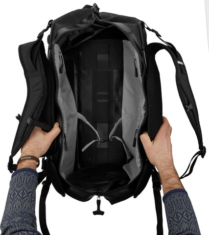 Atrack CR 25 L Backpack - black/25 litres