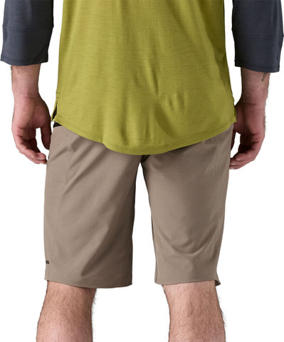 Patagonia Pantalones cortos Dirt Roamer Bike Shorts - wing grey/32