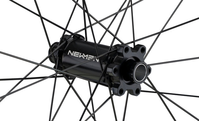 NEWMEN Juego de ruedas Evolution SL A.30 FADE Boost Disc 6 agujeros 29" - black black | Shimano Micro Spline | Boost | 148 mm | 110 mm | Boost | 29" | 110 mm | Shimano Micro Spline | 110 mm | 148 mm