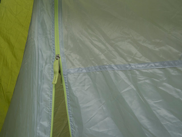 VAUDE Arco Tunnel Tent - mossy green/1-2 people