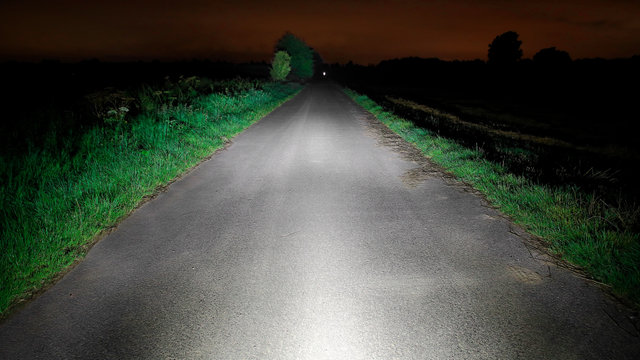 Lampe Avant à LED M99 Mini Pure-25 E-Bike (StVZO) Modèle 2022 - noir/450 lumens