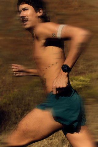 Coros Pace 4 mit Silikon-Armband Multisport Smartwatch - black