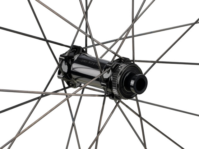 Black Inc Thirty Four Disc Center Lock Carbon 28" Laufradsatz - black/28" Satz (VR 12x100 + HR 12x142) Shimano