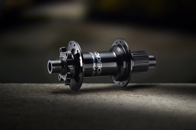 e*thirteen Moyeu arrière Sidekick Disc 6 trous Super Boost - black | 28 | Shimano Micro Spline | Axe Traversant 12 mm