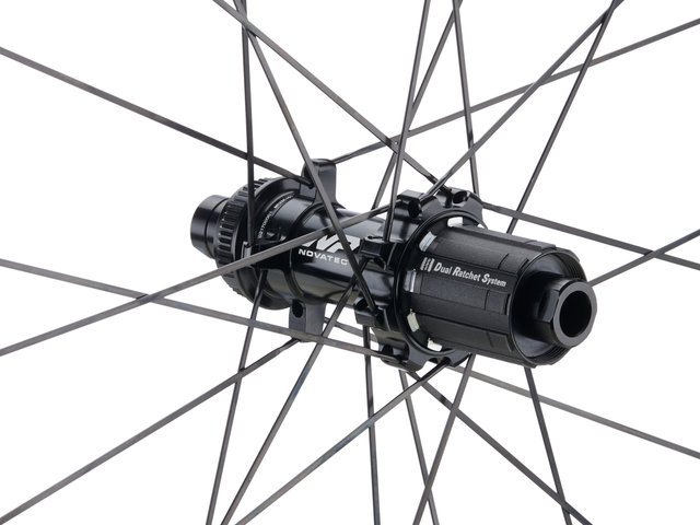 Novatec Set de Roues R8 Pro Disc Center Lock Carbon 28" - black/142 mm/100 mm/Shimano Route/Non Boost/Non Boost/28"