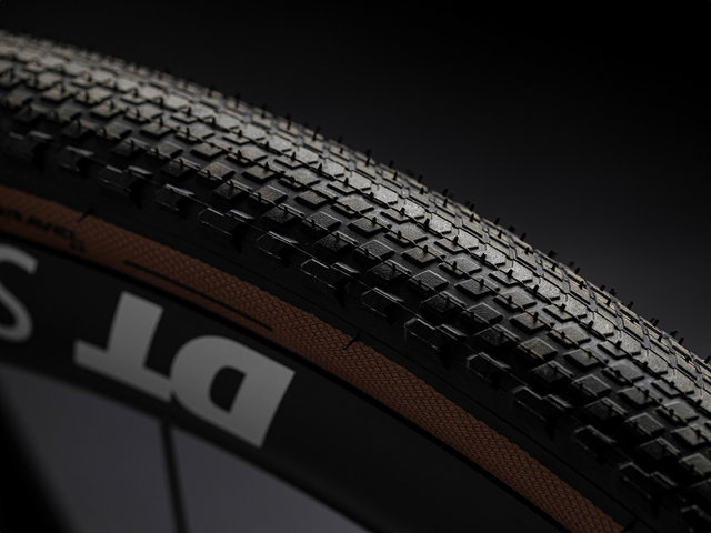 Pirelli Cinturato Gravel Hard Terrain Classic TLR 28" Folding Tyre Set - black-para/45-622 (700x45c)