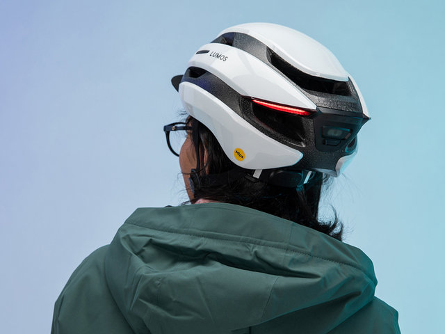 LUMOS Ultra+ MIPS LED Helmet - white/54-61