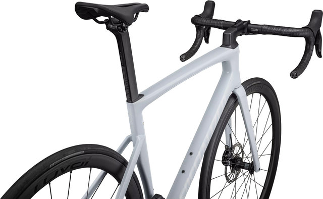 Specialized Vélo de Route en Carbone Tarmac SL7 Expert Modèle 2023 - gloss morning mist-white/54 cm