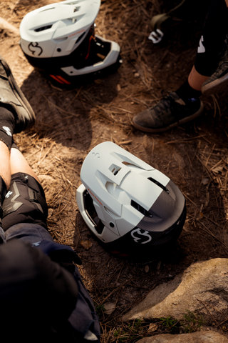 Sweet Protection Fixer Carbon 2Vi MIPS Fullface Helmet - bronco white carbon/55 - 56 cm
