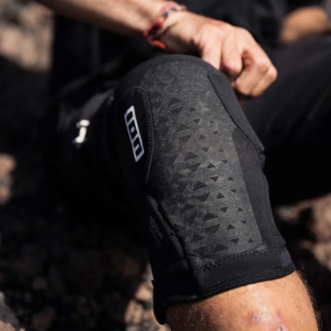 ION K-Pact Knieschoner - black