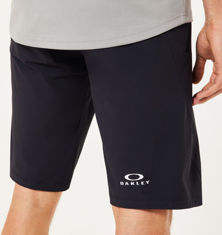 Oakley Pantalones cortos Free Ride - blackout/30