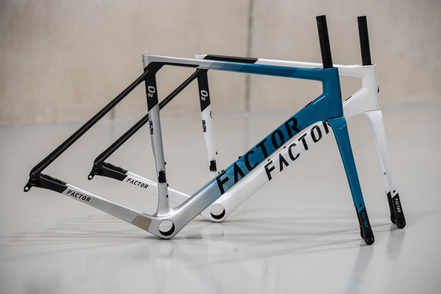 Factor O2 Disc Carbon Frameset - miami blue | 54 cm
