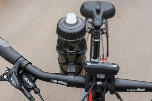 Zefal Universal Cage Mount Bottle Cage Adapter - black