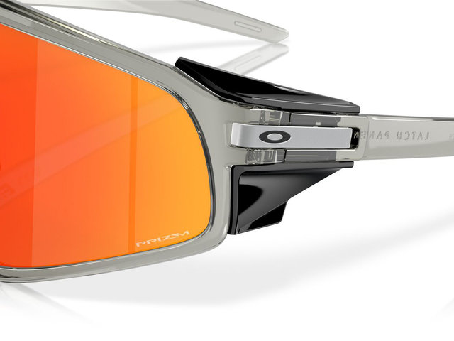Oakley Latch Panel Sportbrille - grey ink/prizm ruby
