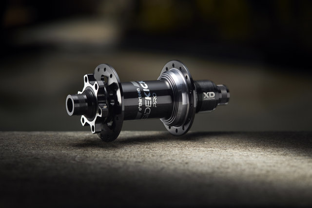 e*thirteen Buje trasero Sidekick Pro Disc 6 agujeros Super Boost - black-sterling silver | 28 | SRAM XD | 12 mm Eje Pasante