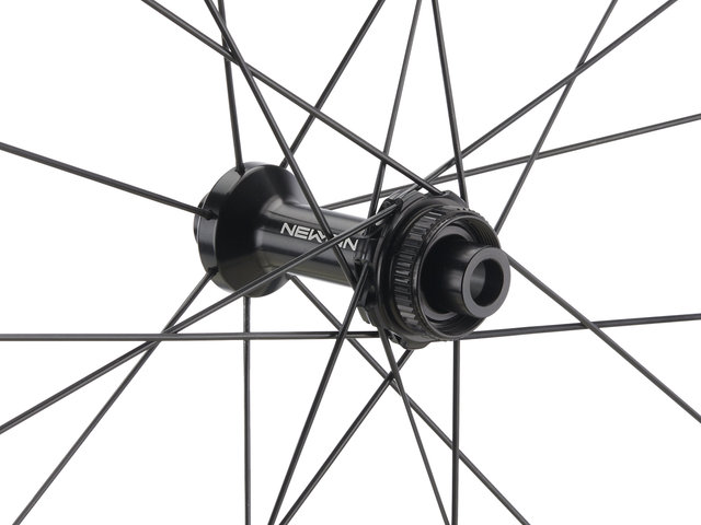 NEWMEN Juego de ruedas Advanced SL R.65 Streem Disc Center Lock Carbon 28" - black black | SRAM XDR | 142 mm | 100 mm | 28" | 100 mm | SRAM XDR | 100 mm | 142 mm | Non Boost | Non Boost