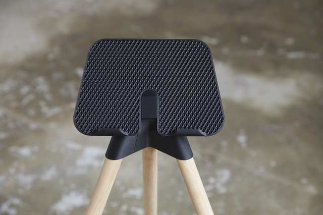 Tons Tablet Stand - natural oak