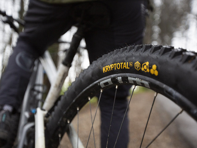 Continental Kryptotal-R Downhill SuperSoft 29" Folding Tyre - black/29 /60 mm/60-622/2.4 