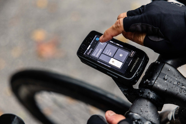 Hammerhead Karoo GPS Bike Computer - black