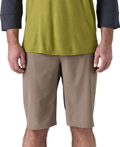 Patagonia Pantalones cortos Dirt Roamer Bike Shorts - wing grey/32