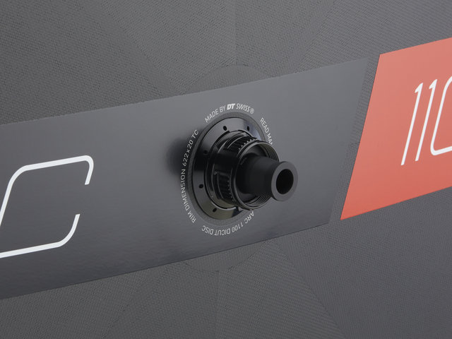 DT Swiss ARC 1400 DICUT 62/Disc Carbon Center Lock Disc 28" Wheelset - schwarz | 142 mm | 100 mm | 28" | Shimano Road | 100 mm | Shimano Road | 100 mm | 142 mm