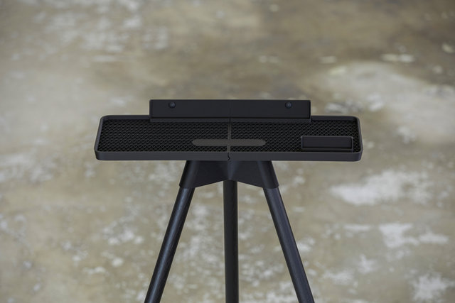 Tons Tablet Race Stand - matte black