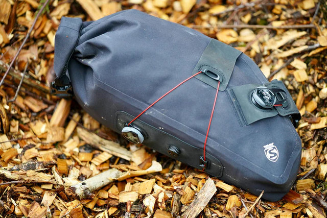 SILCA Grinta Roll Top BOA Saddle Bag - black | 2500 ml