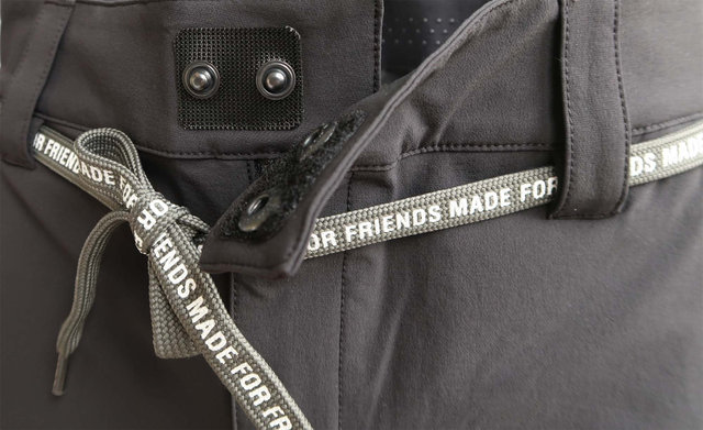 Zimtstern Pantalones Cortos Xalpz Tech Shorts - pirate black | S