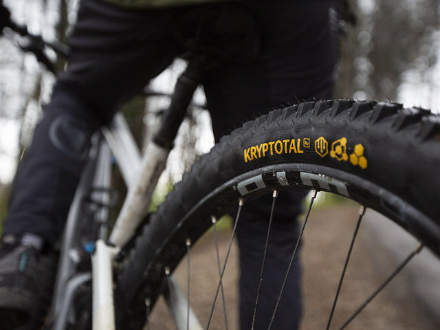 Continental Pneu Souple Kryptotal-R Downhill SuperSoft 27,5 - noir/27.5 /60 /60-584/2.4 