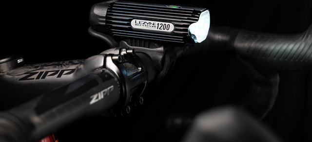 Lezyne Deca 1200 Frontlicht mit StVZO-Zulassung mit Loaded Kit - schwarz | 1200