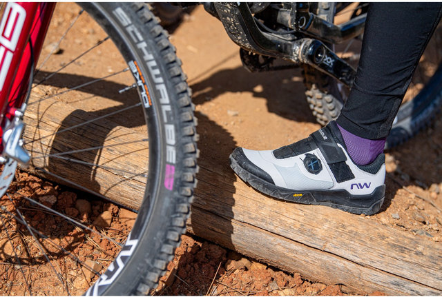 Northwave Overland Plus Schuhe - light grey-dark purple | 42