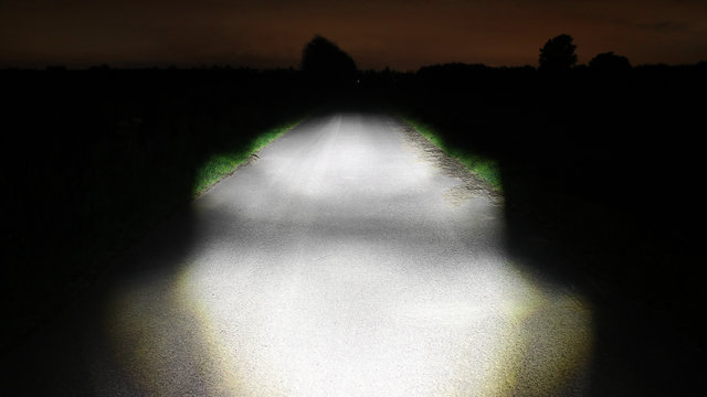 busch+müller Lumotec IQ-X E ML 150 Lux Connect LED Frontlicht mit StVZO-Zulassung - schwarz