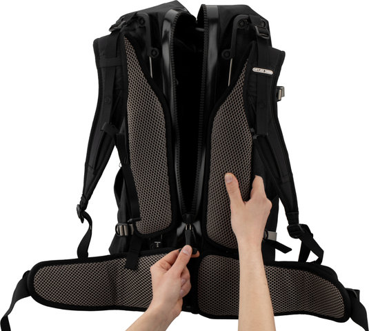 ORTLIEB Atrack 35 L Rucksack - black/35000 ml
