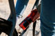 FIDLOCK TWIST Life Trinkflasche 700 ml mit Bike Base Haltesystem - transparent-rot | 700 ml