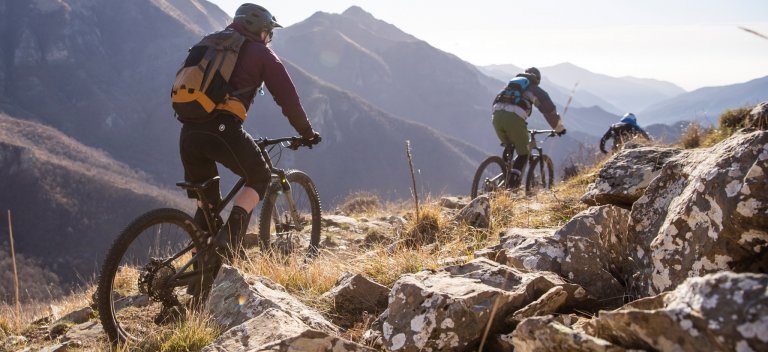 Protektoren-Rucksäcke schützen Deinen Rücken beim Mountainbiken
