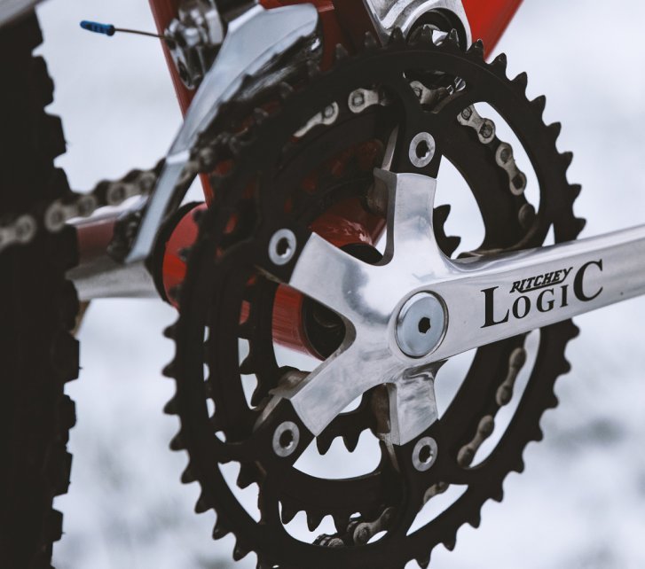 A 3-speed MTB crank is shown here with a compatible front derailleur.