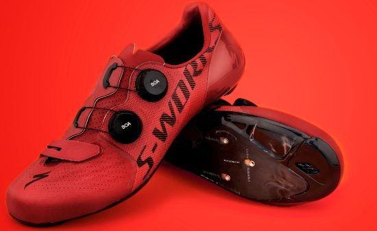 On road bikes, the 3-bolt system is standard, which creates a much stronger connection between shoe and pedal.