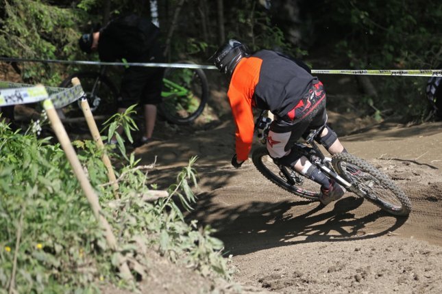 Unser Mitarbeiter Bene beim IXS Cup Downhillcup beim Dirtmasters Festival 2014 in Winterberg