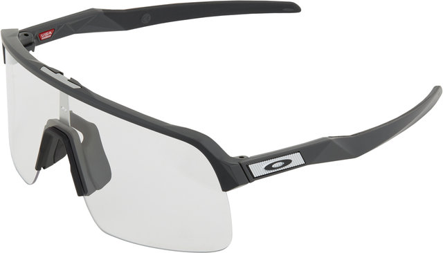 Oakley Sutro Lite Photochromic Sunglasses - matte carbon/clear to black iridium photochromic